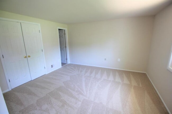 Building Photo - 118 N Cottage Rd