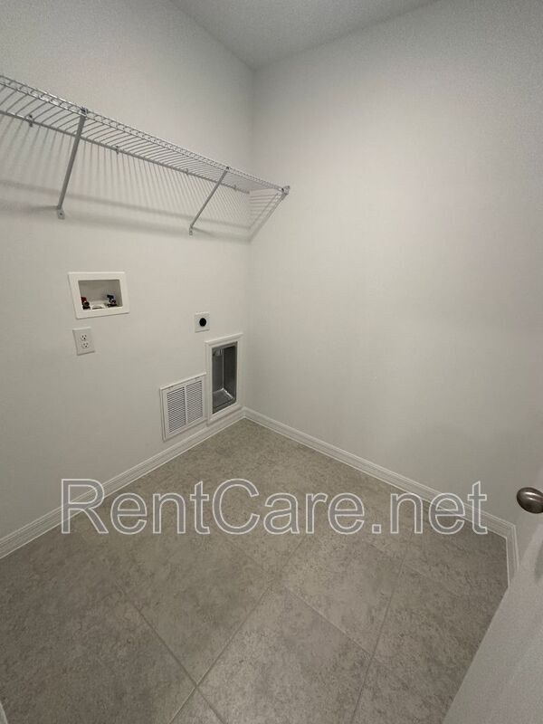 Building Photo - 6541 Cyrils Dr