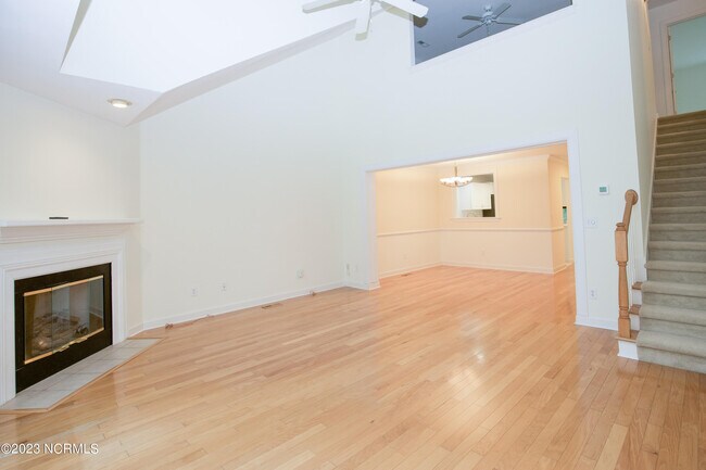 Building Photo - 287 Knoll Rd