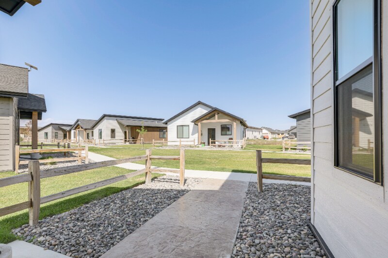 Building Photo - 1403 Windsor Dr