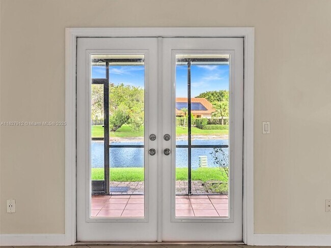 Building Photo - 10323 Hidden Springs Ct