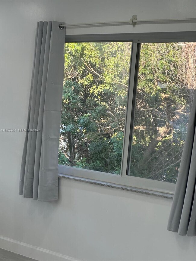 Building Photo - 2838 Madison St