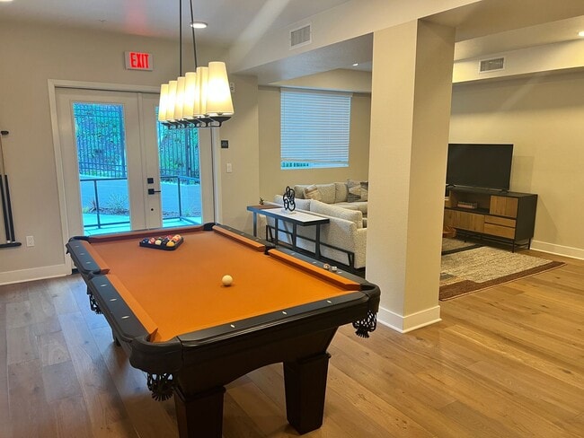 Building Photo - Brand New 2 bed 2 bath Townhome Rolling Hills Estates