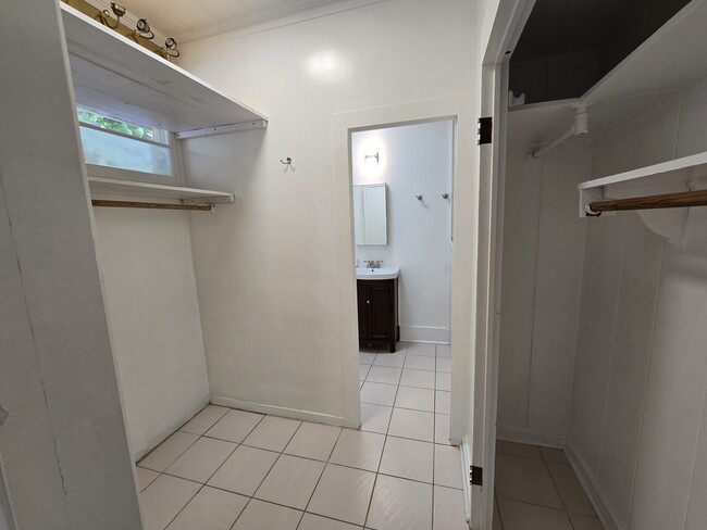 Building Photo - 4526 Aukai Ave