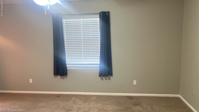 Building Photo - 3700 Dauphine Ct