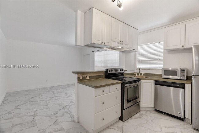 Building Photo - 645 NE 77th St