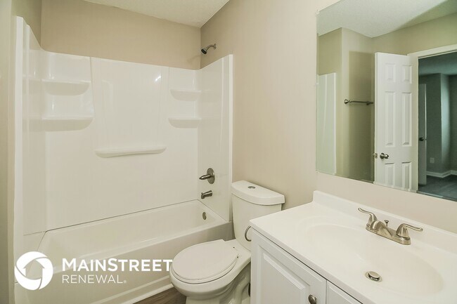 Building Photo - 561 Vaughan Dr