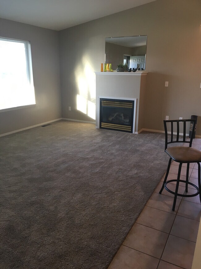 Building Photo - Your Terrace Heights Retreat- Spacious com...