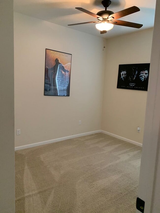 Building Photo - Beautiful 3 bedroom 2 bath home in