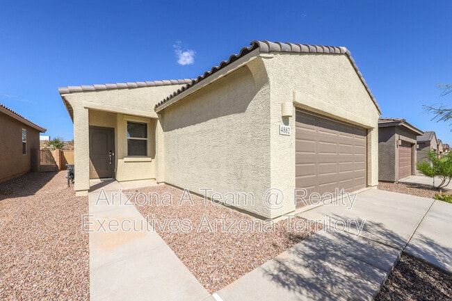 Primary Photo - 4882 E Greenway Wash Dr