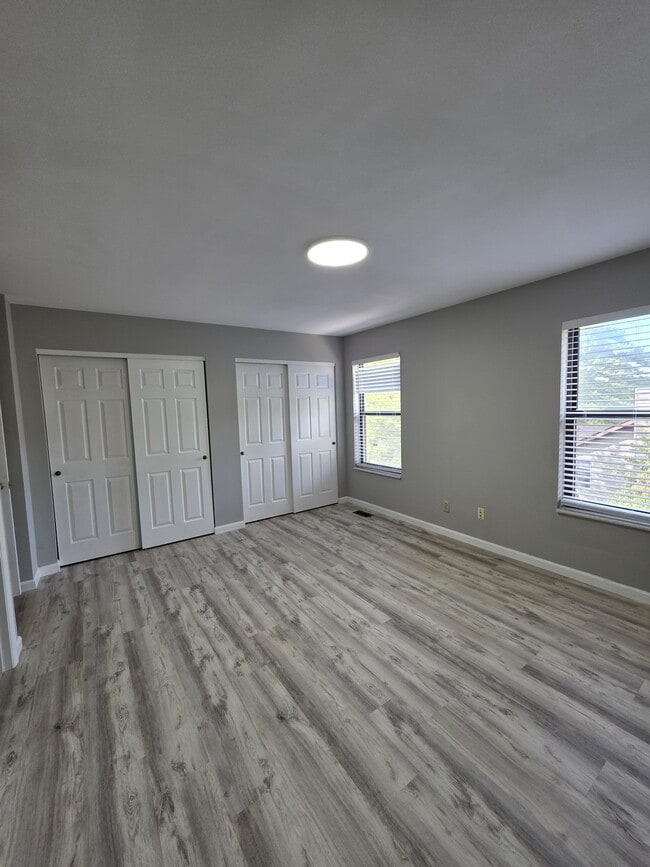 Building Photo - 813 Forest Trace Dr