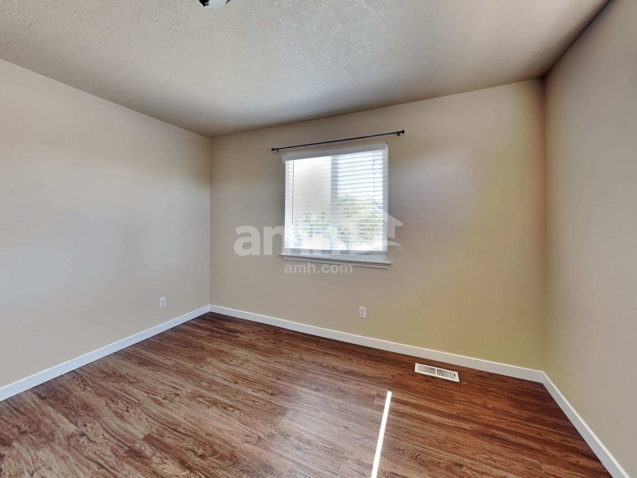Building Photo - 584 N Nebula Ave