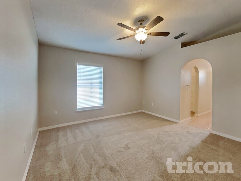 Building Photo - 13049 Waterbourne Dr