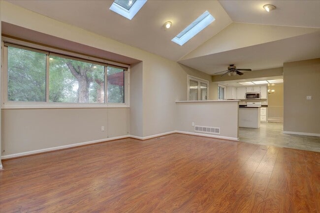 Building Photo - 10701 Hobbit Ln