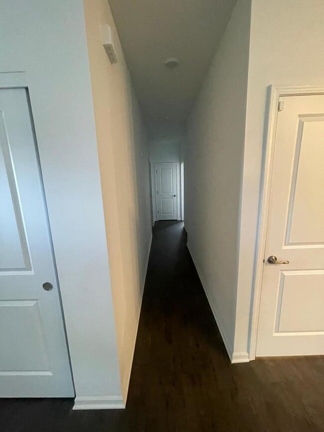 Building Photo - 1464 Collins St