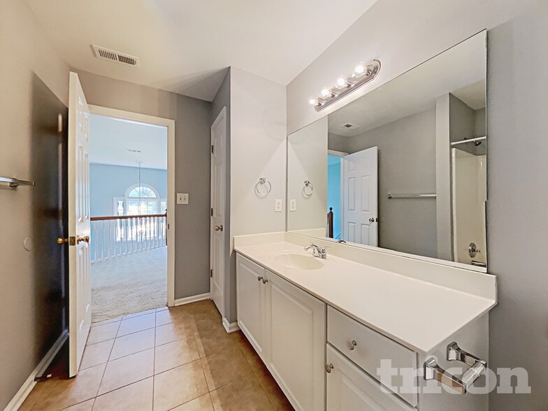 Building Photo - 2674 Calumet Farm Ln