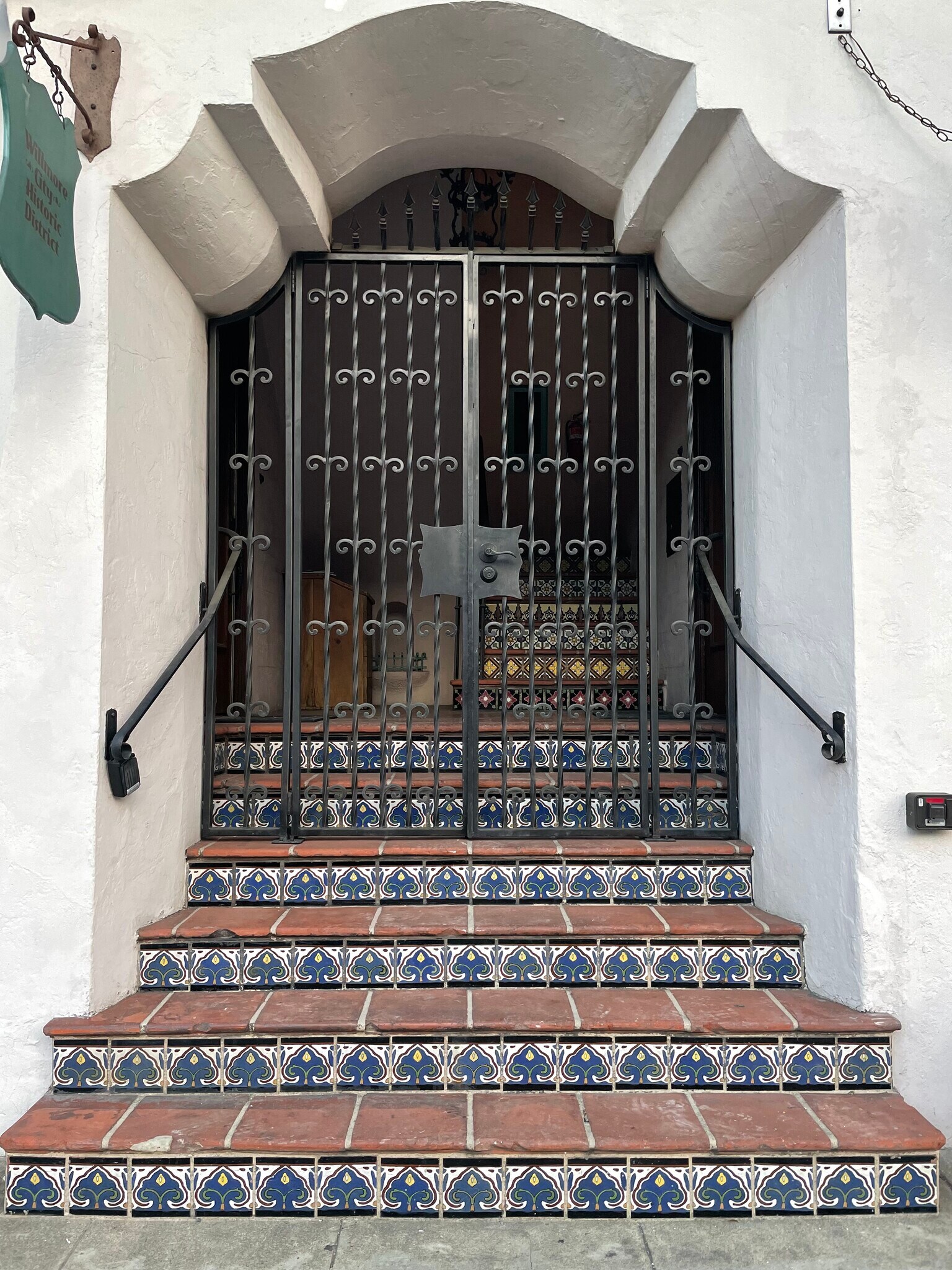 Gated entrance - 616 Magnolia Ave