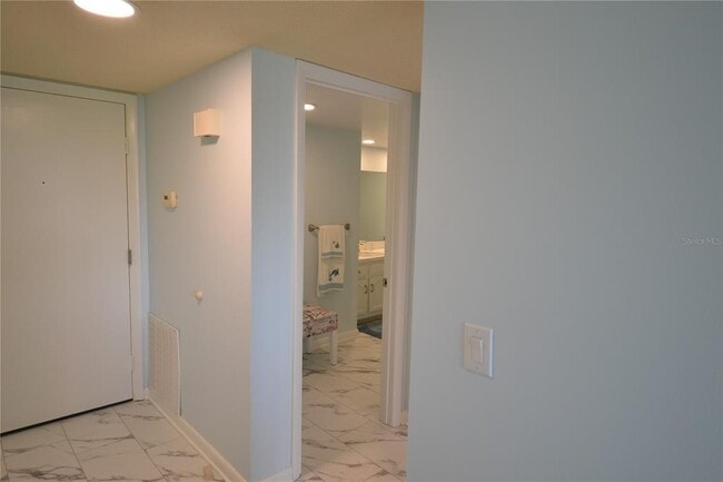 Building Photo - 238 Mariner Dr