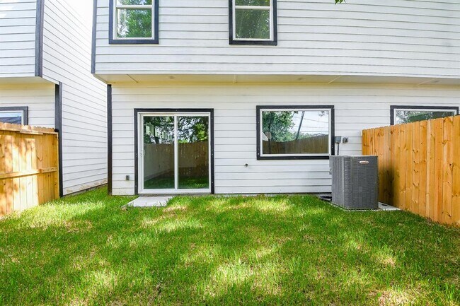 Building Photo - 4436 Aledo St