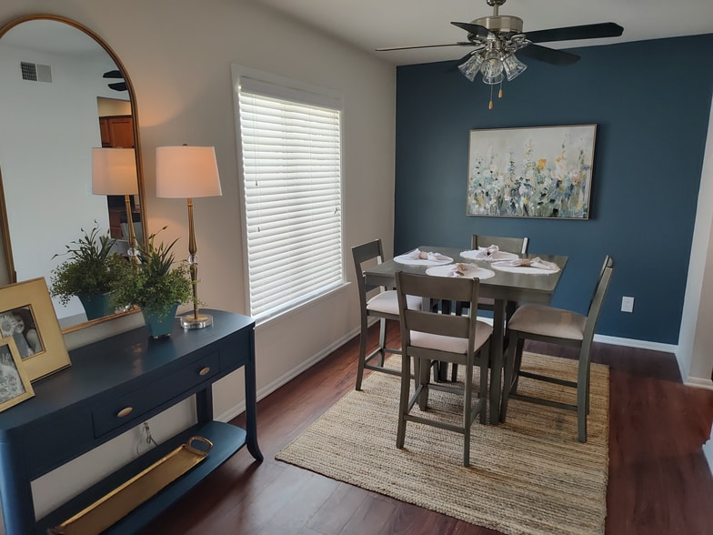 Building Photo - Woods of Castleton