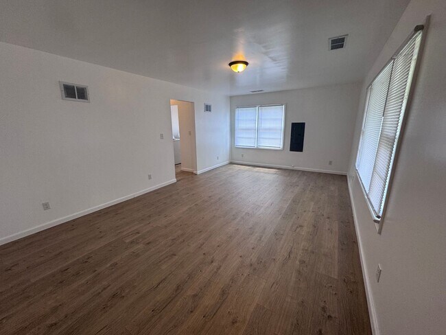 Building Photo - RENOVATED House in PADUCAH City Limits