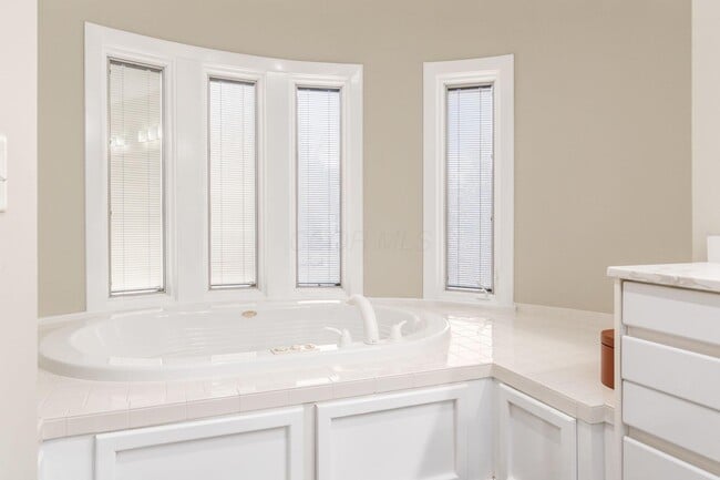 Building Photo - 4602 Sandwich Ct