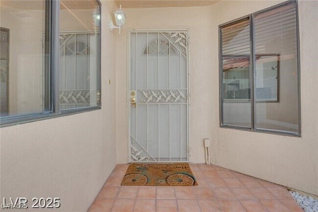 Building Photo - 2723 Seabridge Dr
