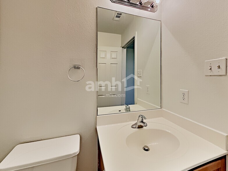 Building Photo - 7322 Blazar Way