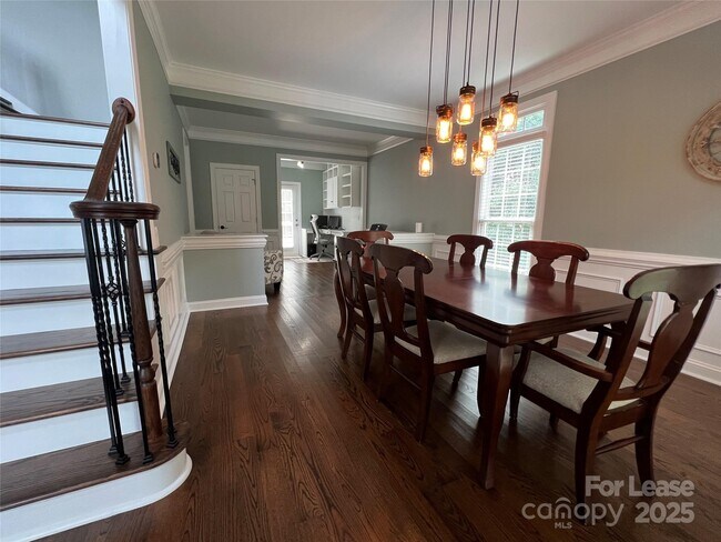 Building Photo - 1212 Toteros Dr