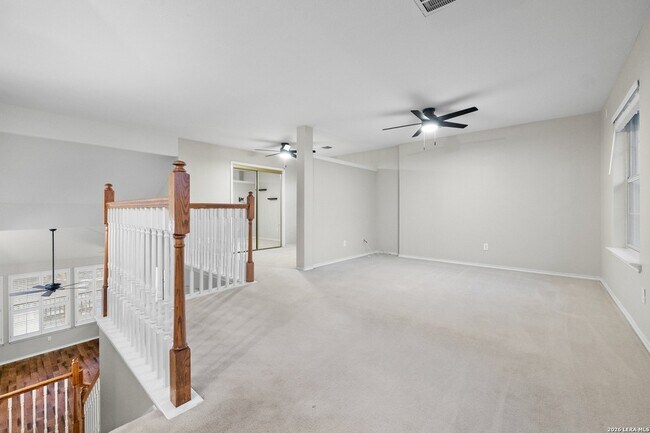 Building Photo - 2634 Lakehills St