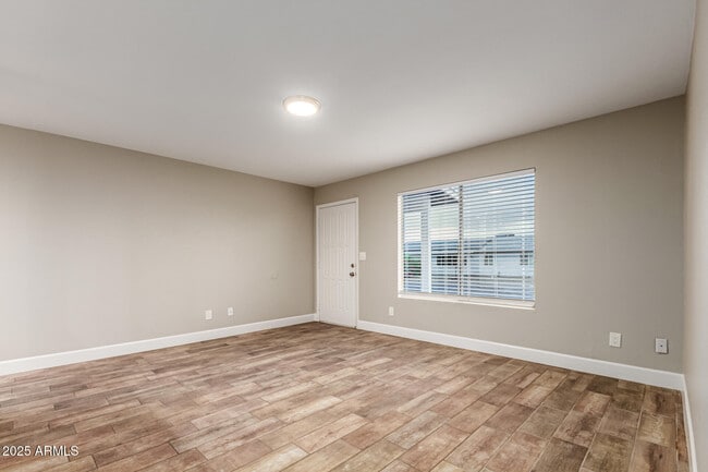 Building Photo - 2731 E Charleston Ave