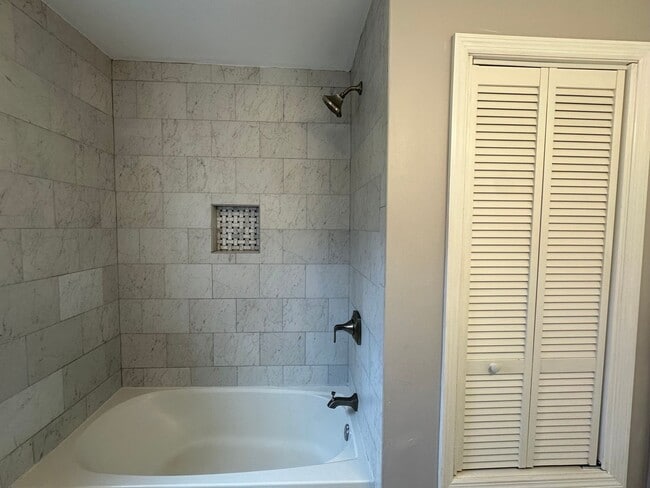 Building Photo - 1 Carteret St