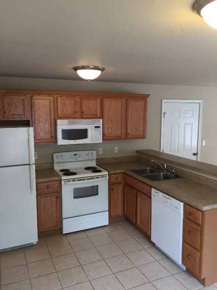 Building Photo - 121 Evanlee Ct