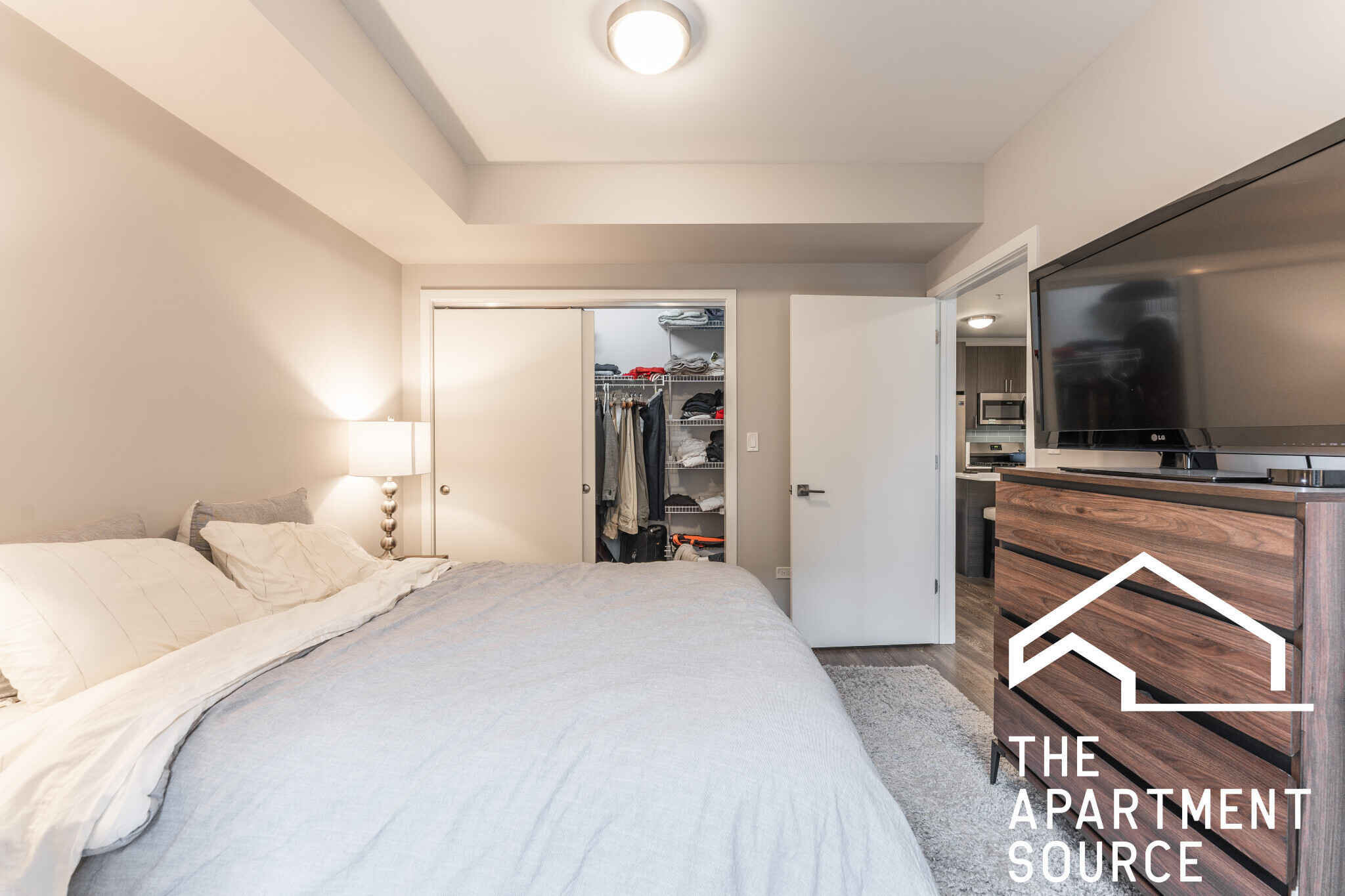 Building Photo - 301 W North Ave