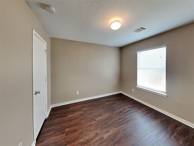 Building Photo - 18435 Westgate Pasture Ln