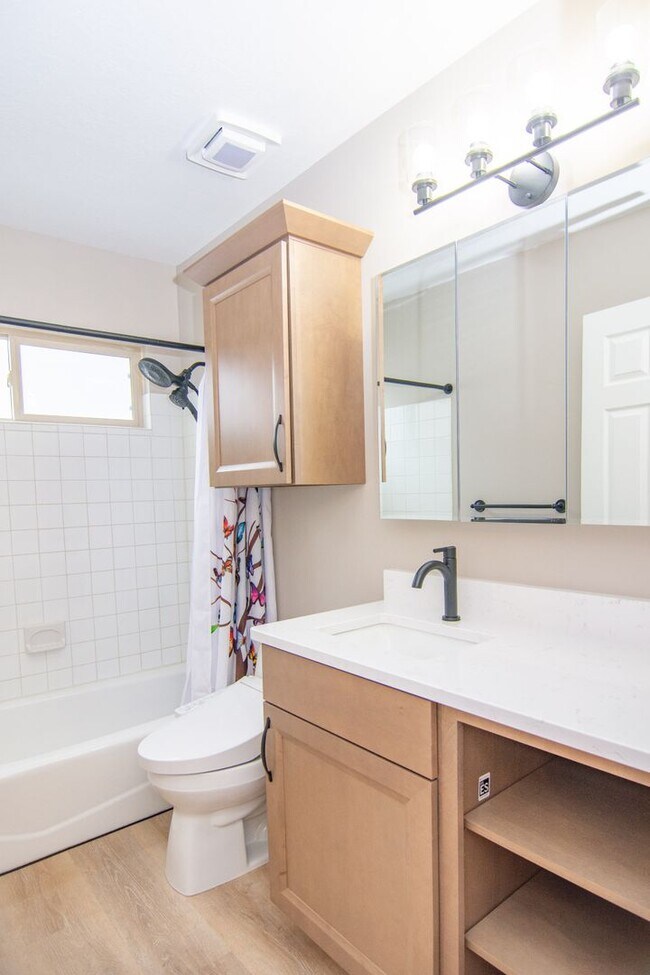 Building Photo - Bountiful Home w/ 2 Car Garage, EV Charger, & Updated Remodeling