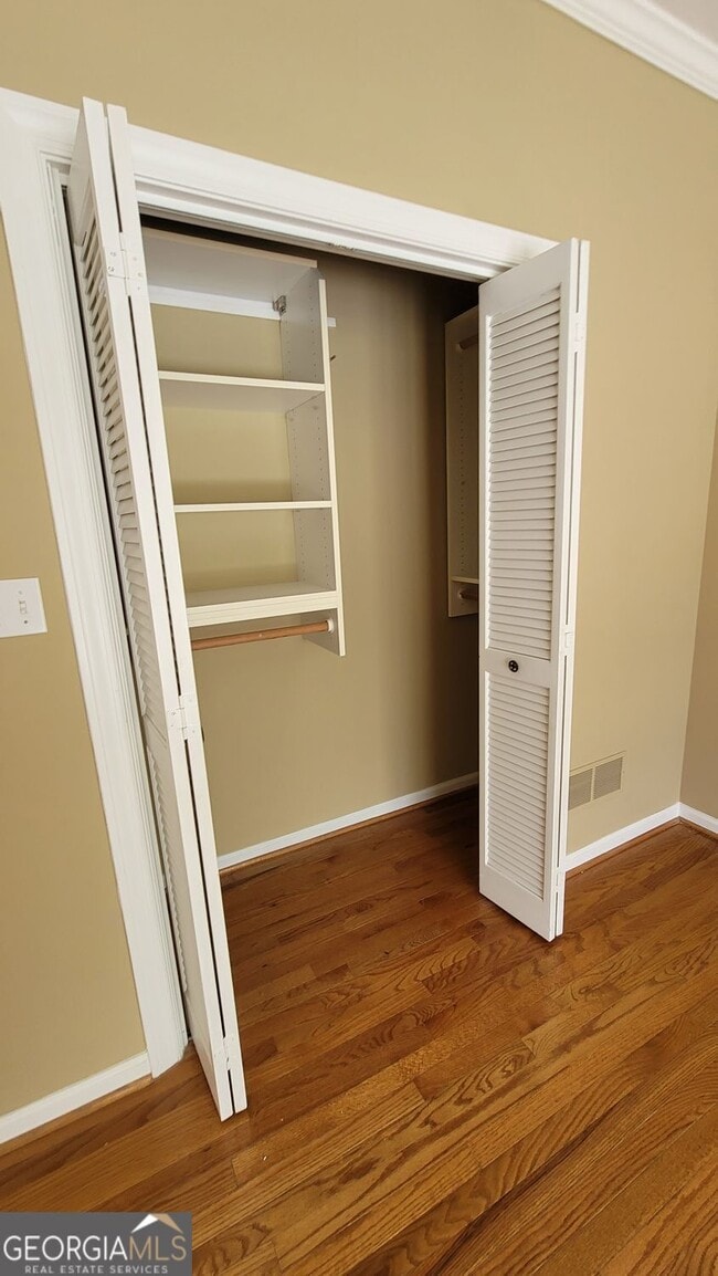 Building Photo - 5005 Johns Creek Ct