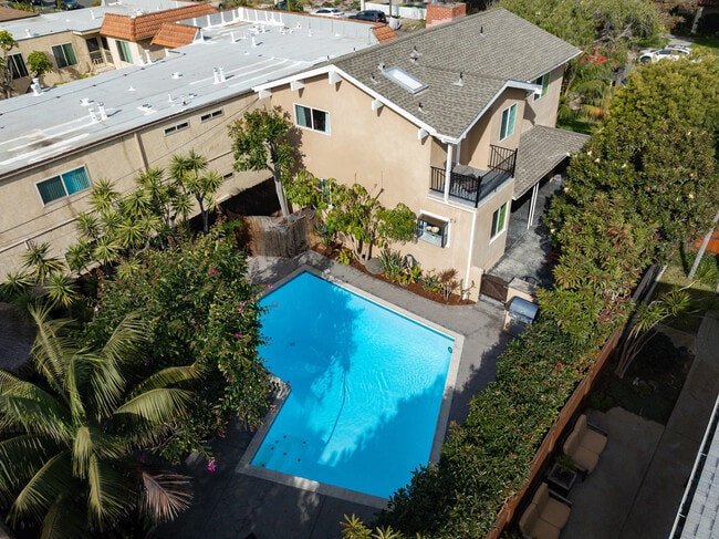Building Photo - 4819 Del Mar Ave