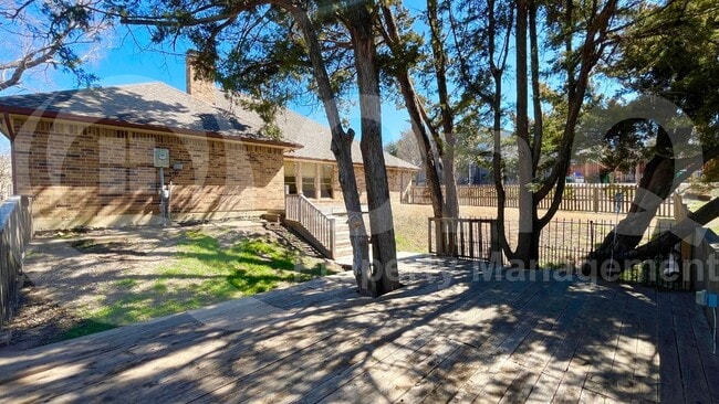Building Photo - 10 Cypress Ct