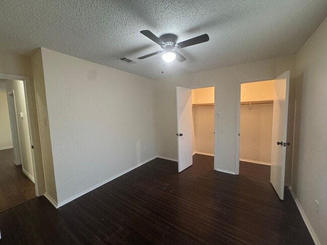 Building Photo - 1402 Miranda Ave