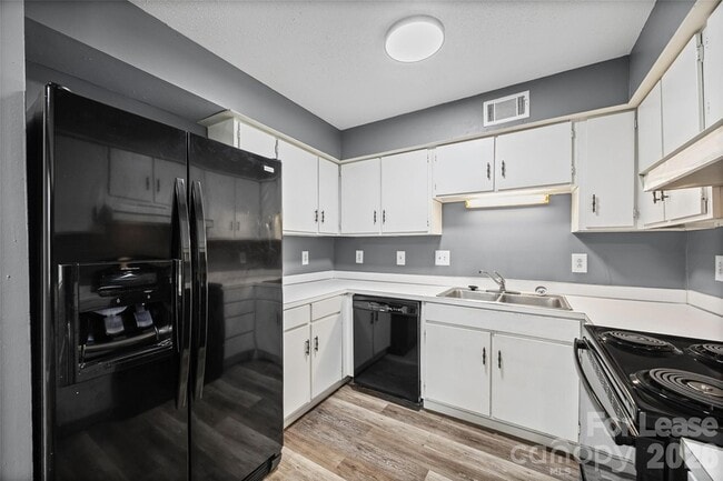 Building Photo - 9119 Spyglass Pl