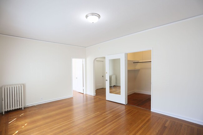 Building Photo - OPEN HOUSE: Sunday (5/4) 12:45pm-1:15pm. A...
