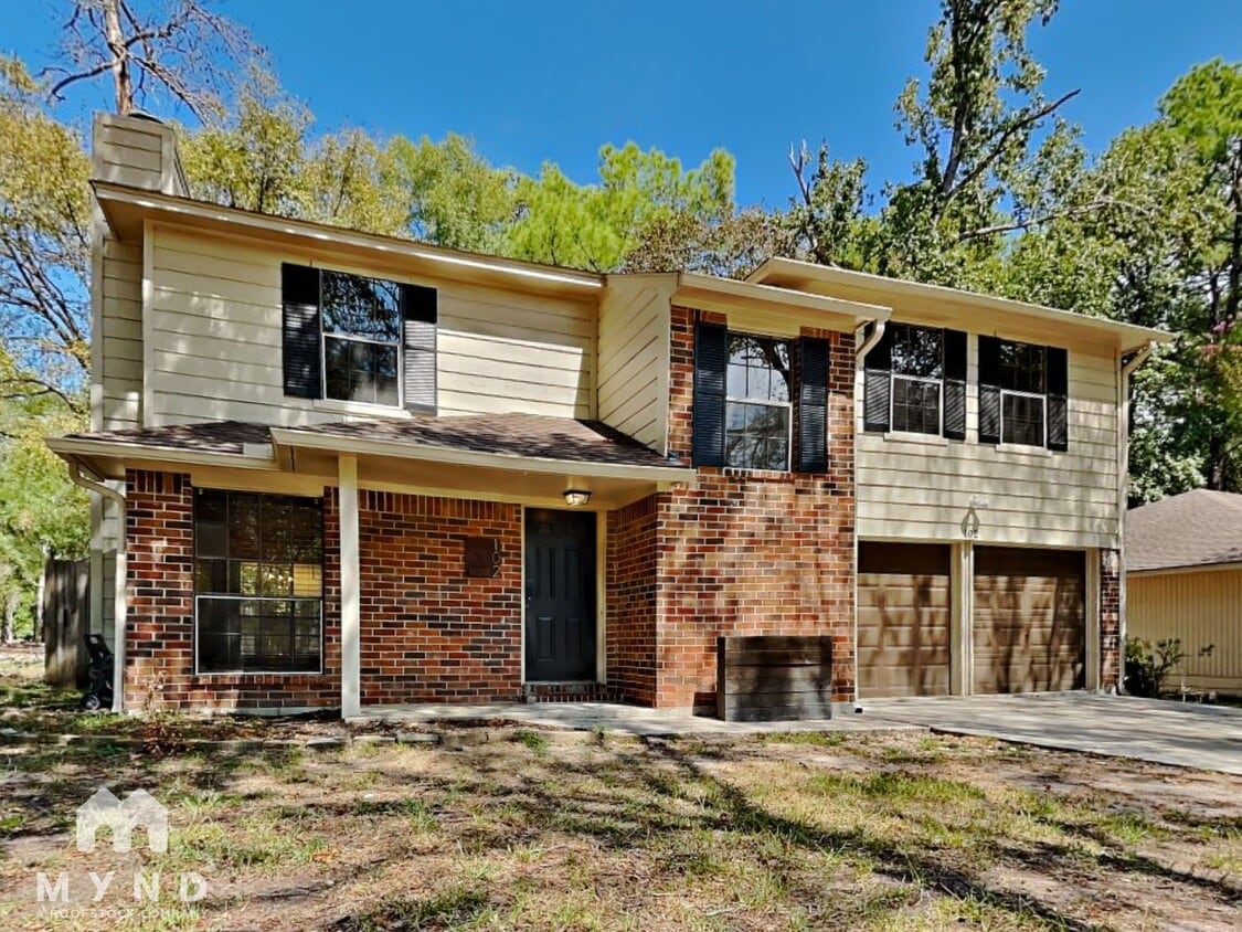 Primary Photo - 102 Summer Crest Cir