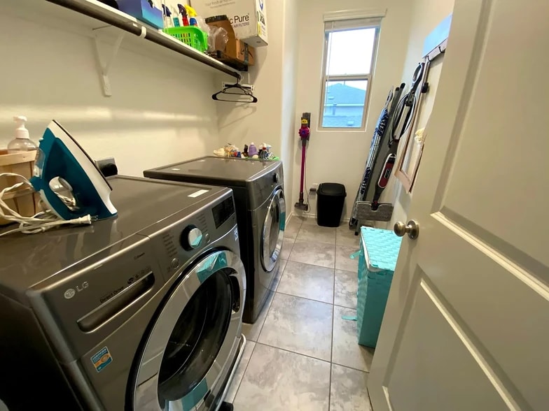 Building Photo - 10406 Bramble Berry Dr