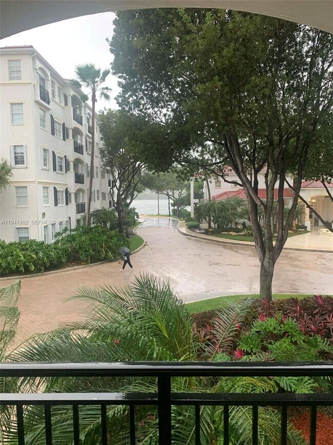 Building Photo - 3235 NE 184th St