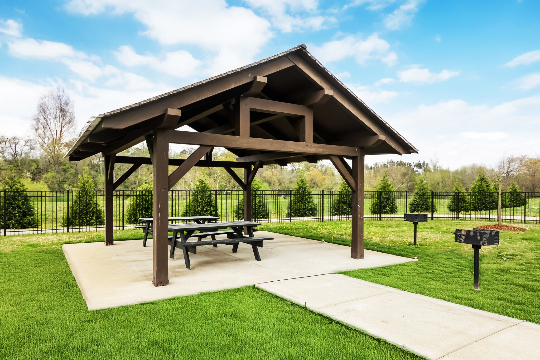 Building Photo - 906 Ridge Ln