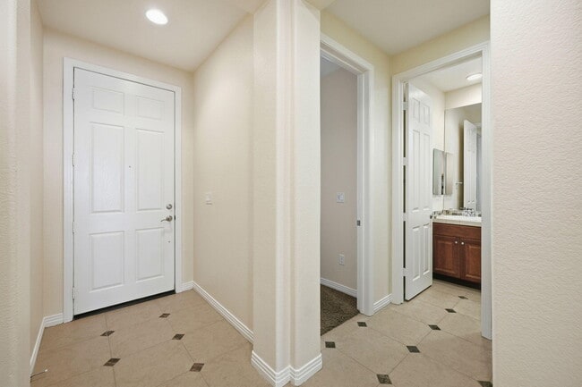 Building Photo - 35495 Domani Dr