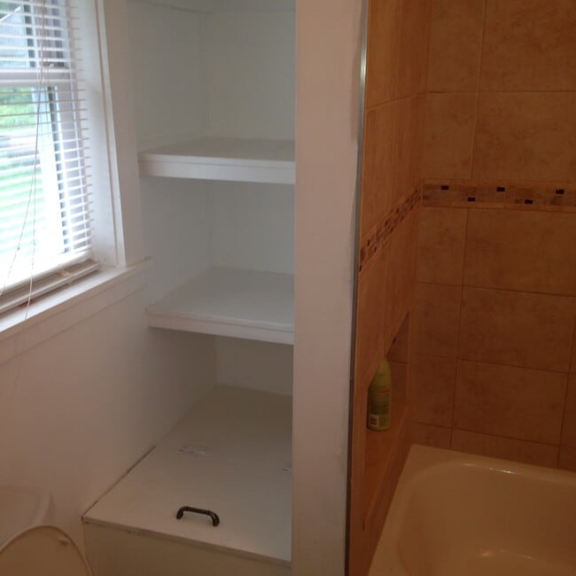 Building Photo - 5 Six Hundred Rd