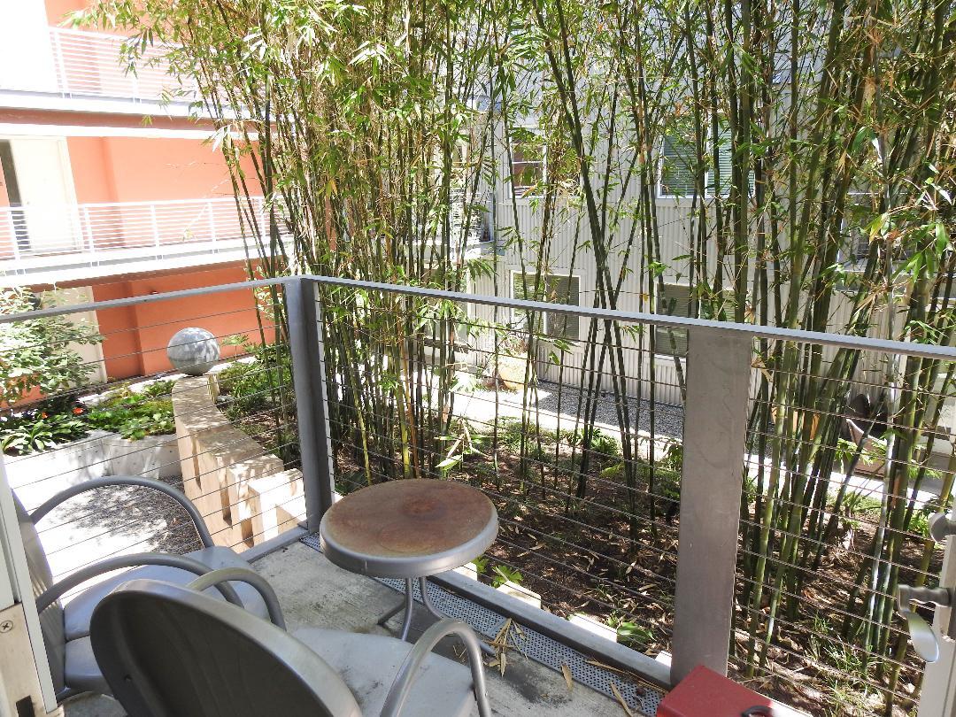 Balcony - 3090 Glascock St