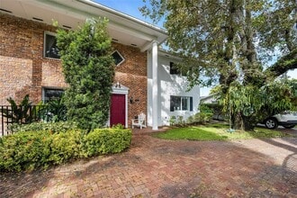 Building Photo - 10670 SW 77th Ave